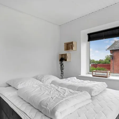 1 Bedroom In Feriehus Rønne