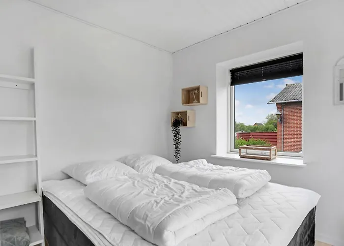 1 Bedroom In Vakantiehuis Rønne